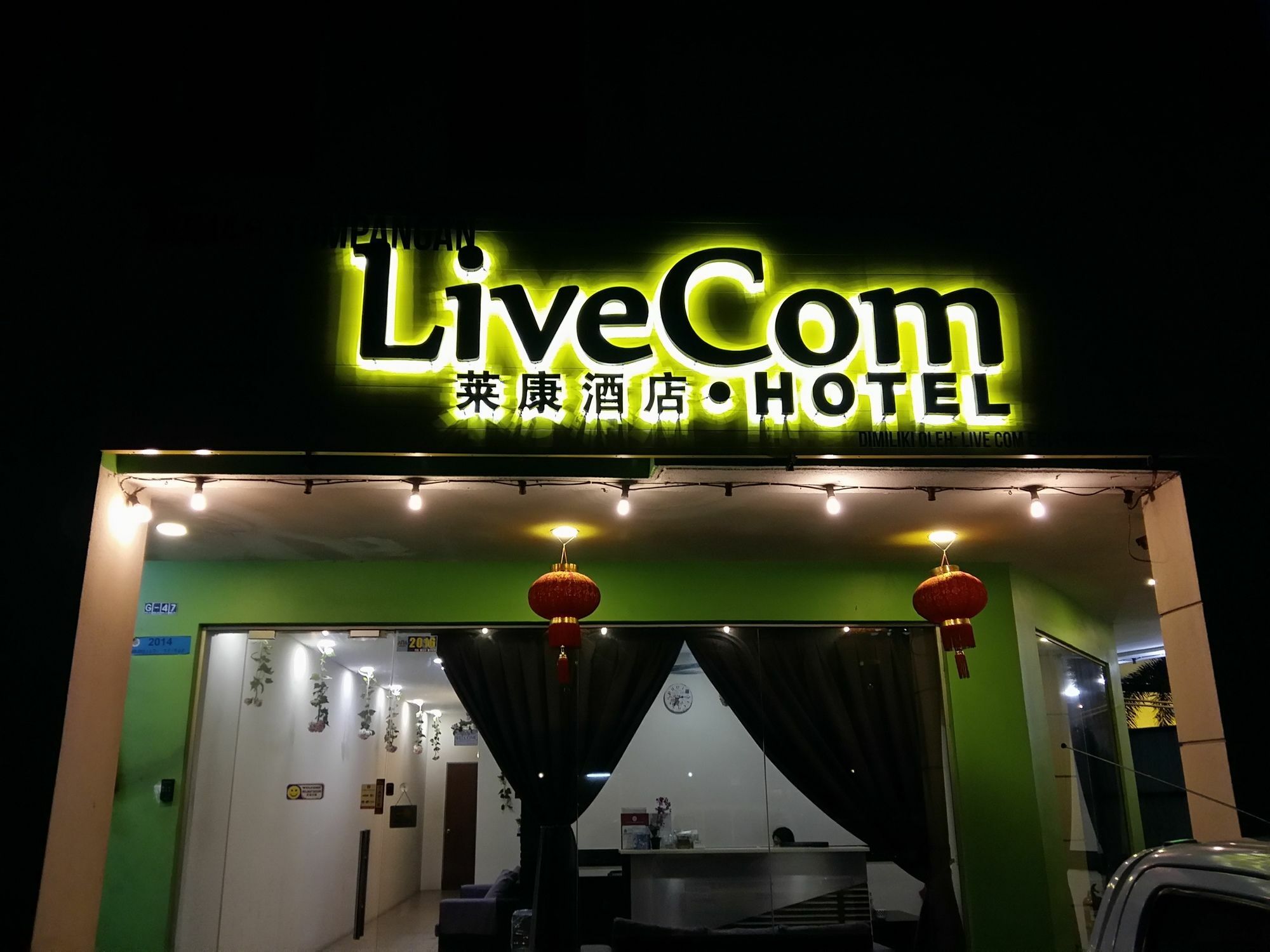 Live Com Hotel Johor Bahru Bagian luar foto